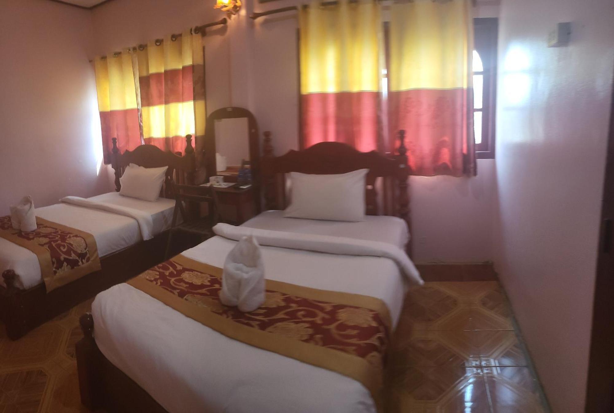 Vang Vieng Chanthala Hotel 1 エクステリア 写真