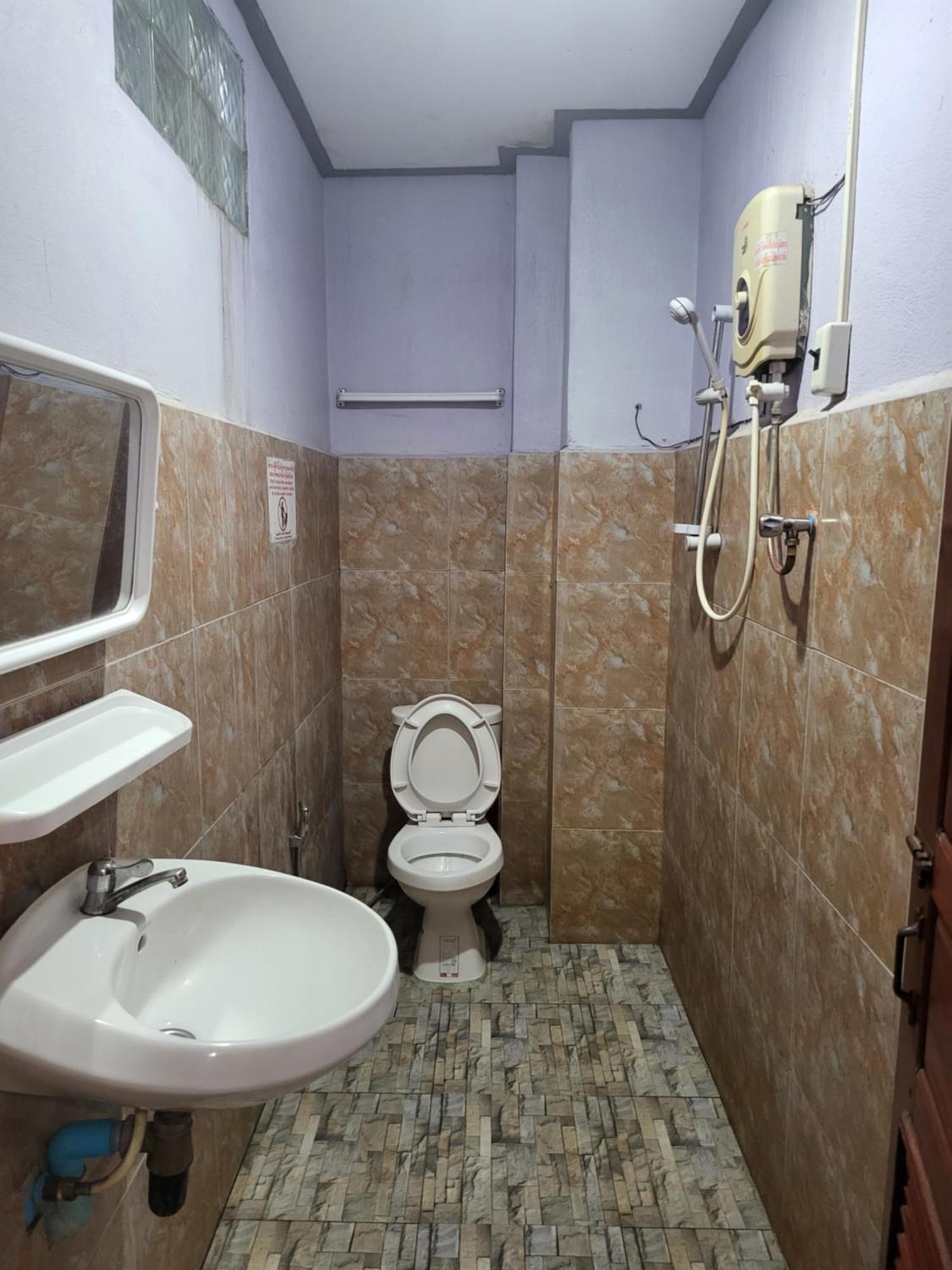 Vang Vieng Chanthala Hotel 1 エクステリア 写真