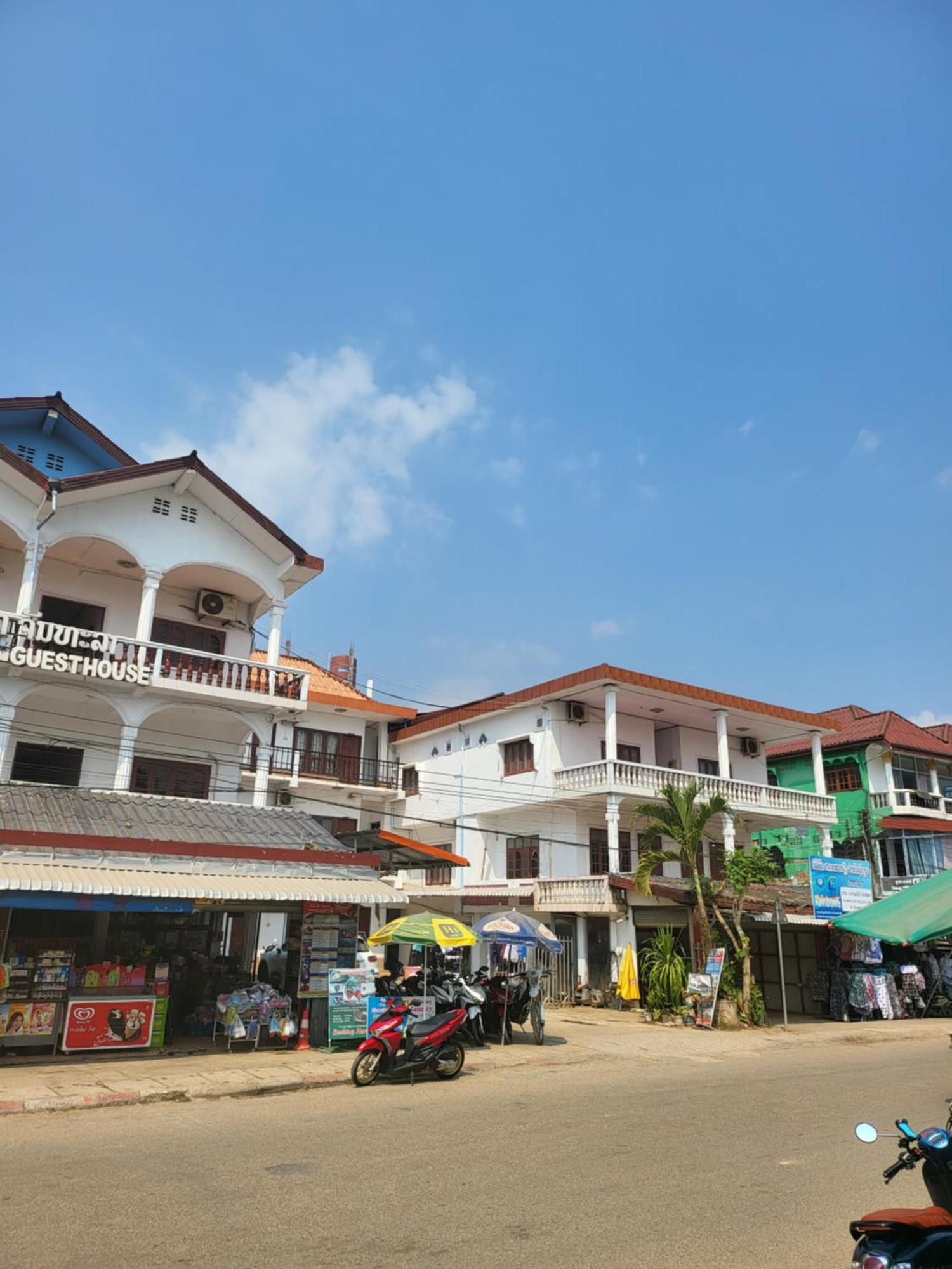 Vang Vieng Chanthala Hotel 1 エクステリア 写真
