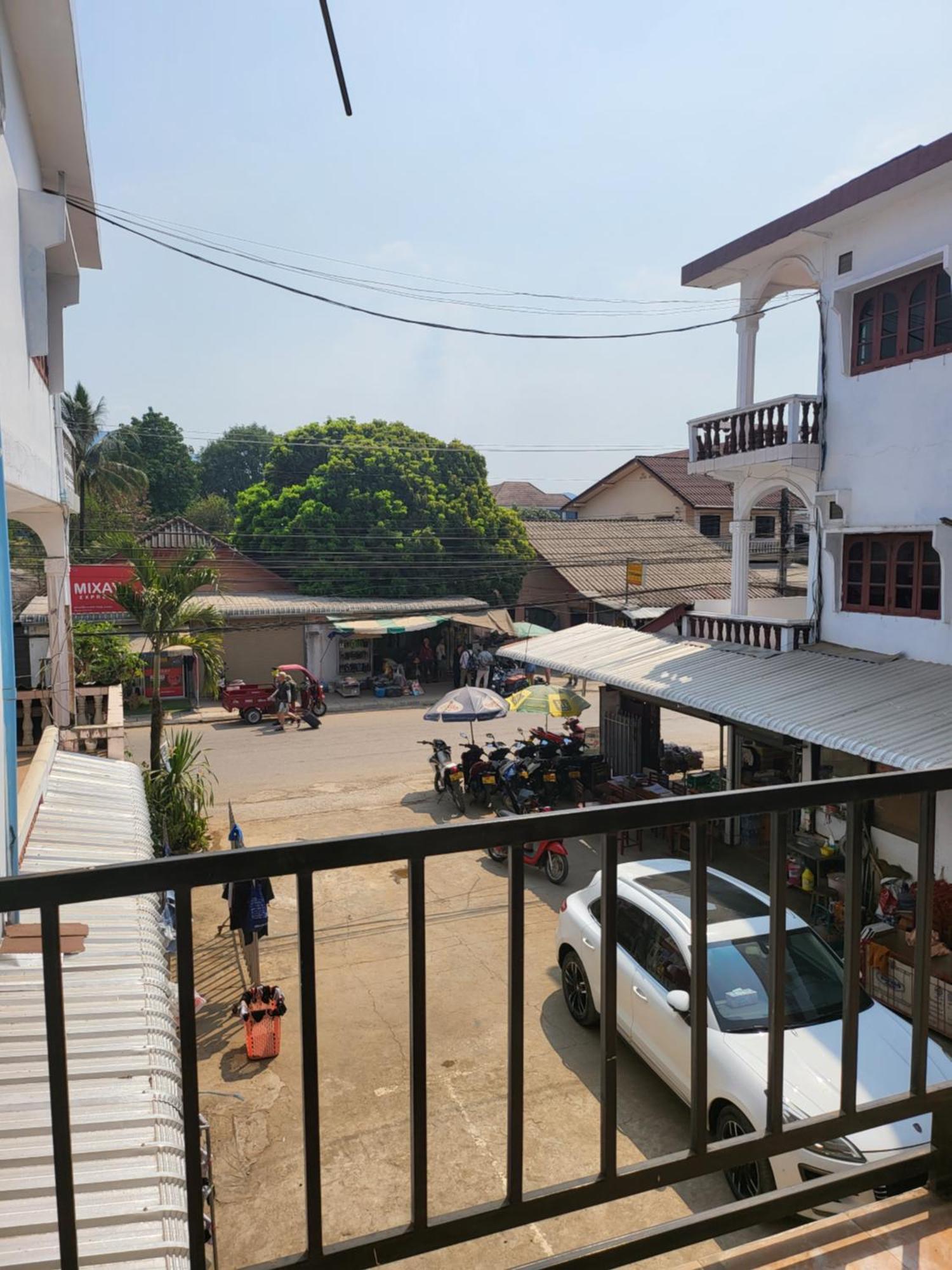 Vang Vieng Chanthala Hotel 1 エクステリア 写真